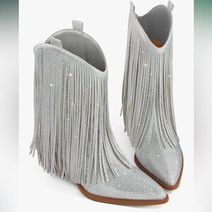NIB Silver Fringe Women's Boots Size 9
